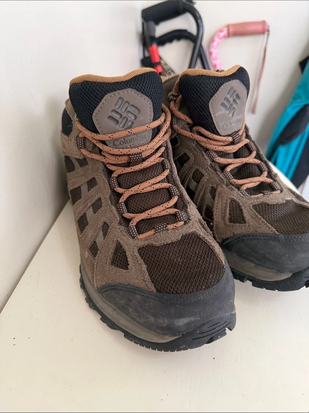 (2393) Columbia Brown and Black Men's Trail Hikers